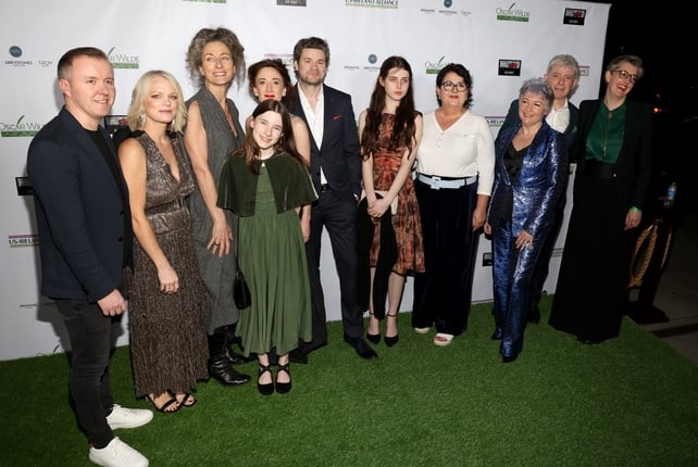 Colm Bairéad, Cleona Ní Chrualaoí, Carrie Crowley, Catherine Clinch, Kate Nic Chonaonaigh, Andrew Bennett, Kate McCullough and guests