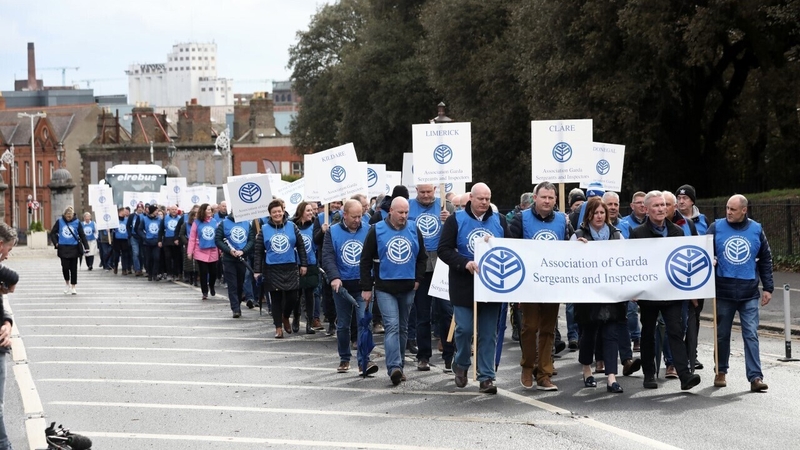 Middle-ranking gardaí say their working arrangements have left them frustrated, stressed and angry (Pics: RollingNews.ie)