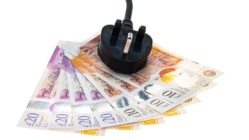 Britain is to keep a price cap that will see average annual bills stay at £2,500 for an extra three months