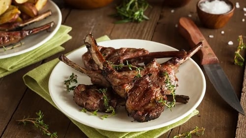 From crispy shoulder cuts to slow-cooked stews, this is what the professionals recommend.
