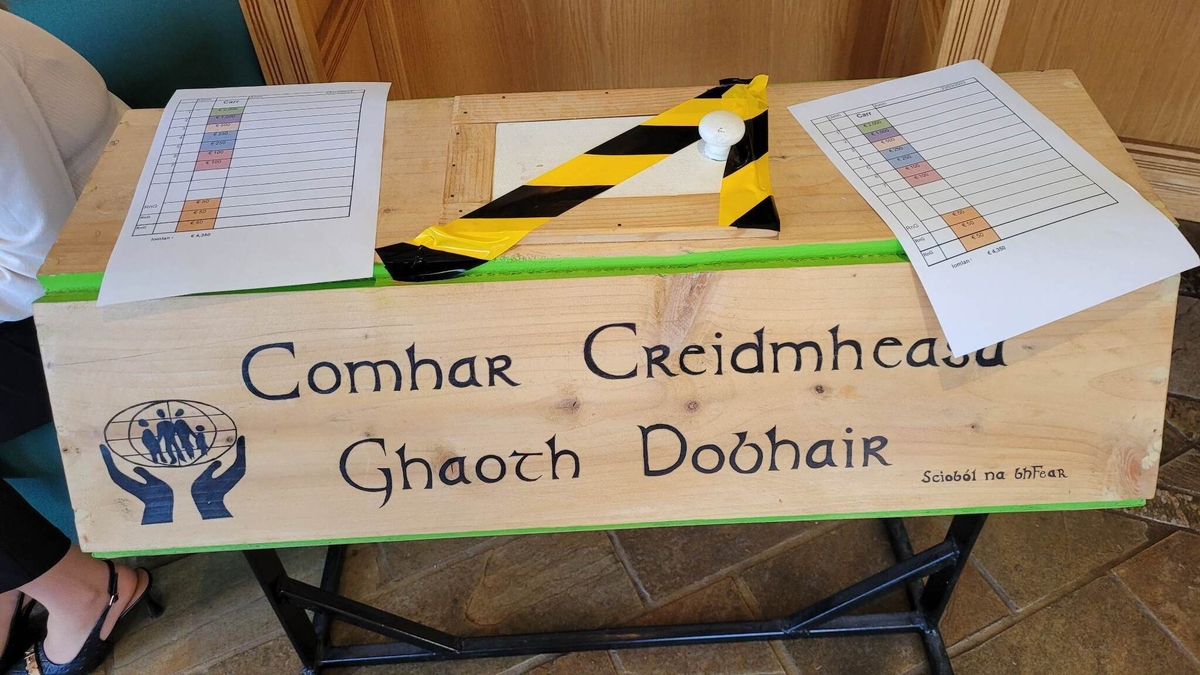 Clár cainte agus ceol beo as Comhar Creidmheasa Ghaoth Dobhair.