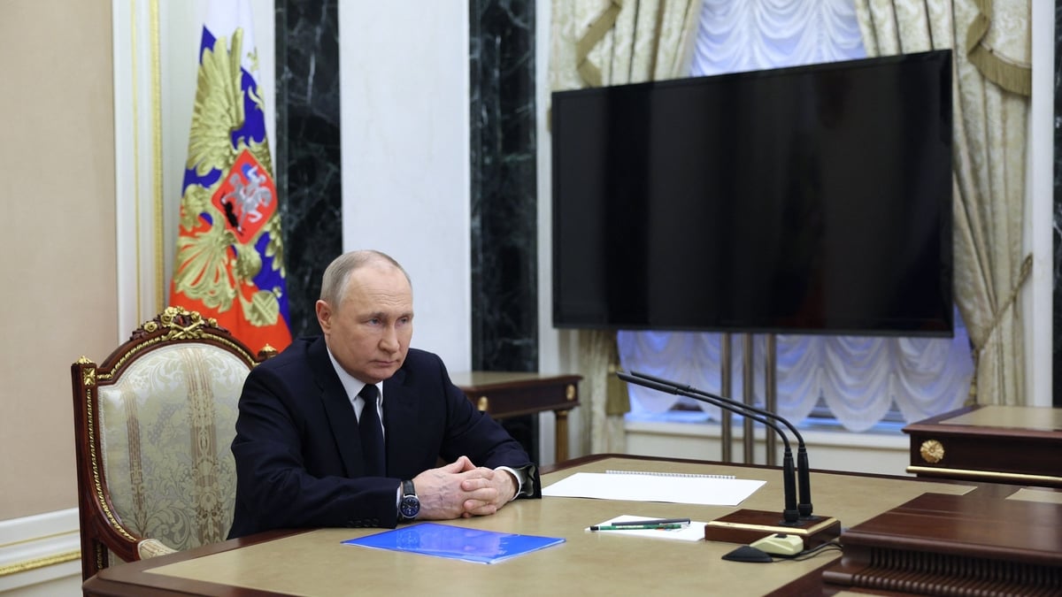 Russia heavily criticised for plan to station tactical nuclear weapons in Belarus