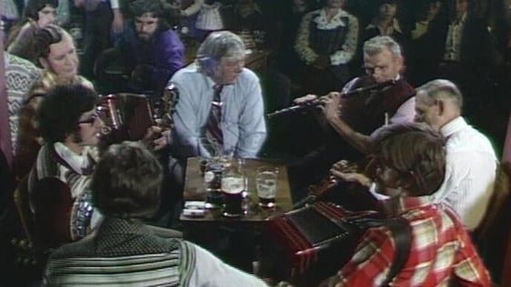 Ciarán mac Mathúna and musicians, Clondra, Co. Longford (1978)