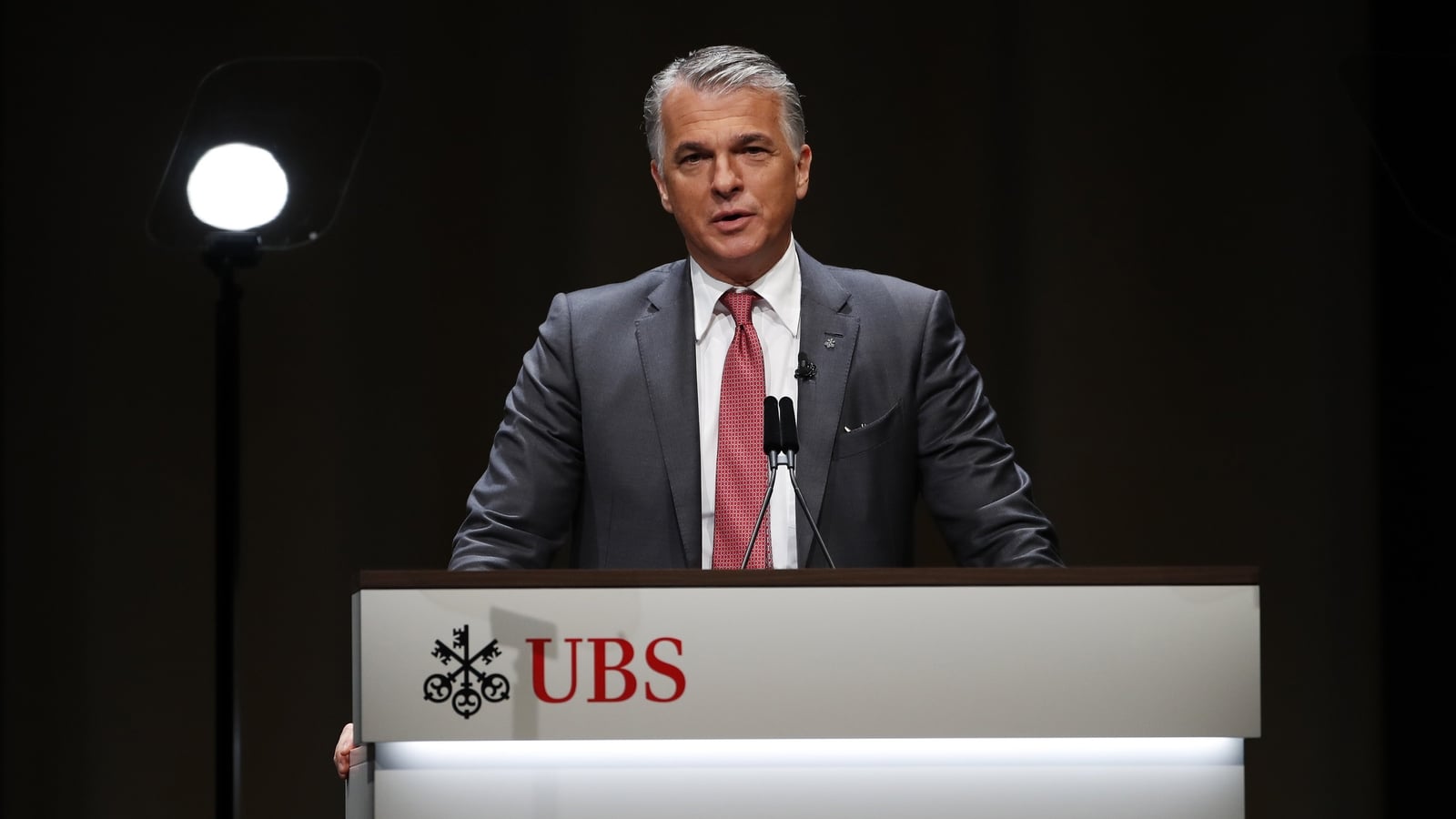 UBS quarterly profit beats expectations, plans buybacks