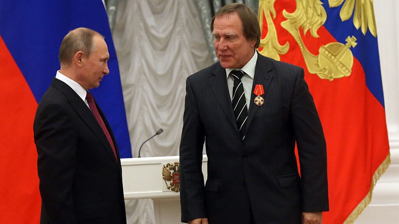 Sergei Roldugin received a state award from Vladimir Putin in 2016