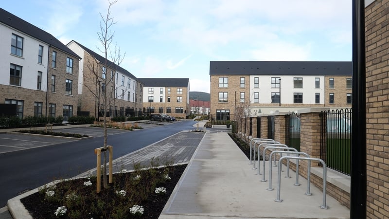 Tugadh cead pleanála le haghaidh 35,000 áras cónaithe nua anuraidh, an líon ba lú le blianta fada