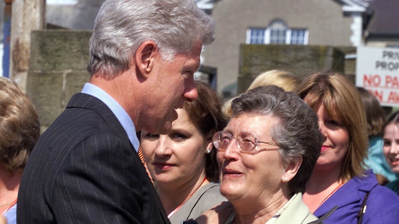 Joan Wilson with former US President Bill Clinton in 2001