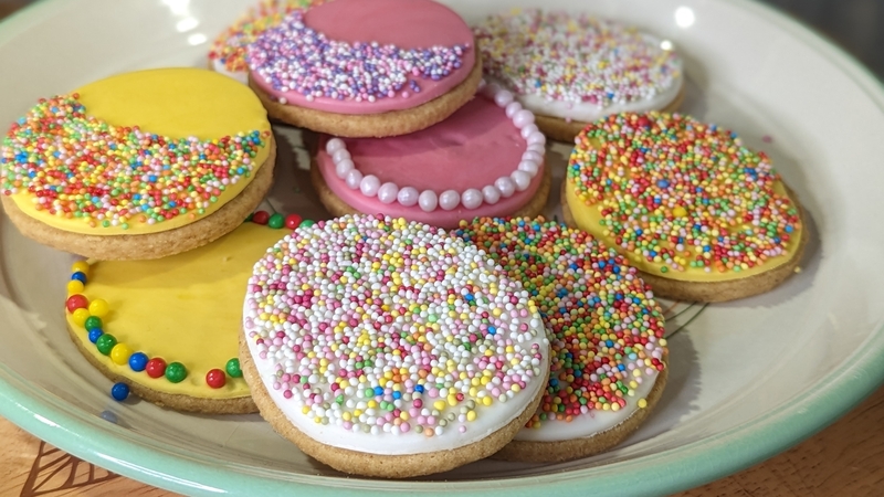 Brighten up your week with these sweet and crumbly Easter cookies.