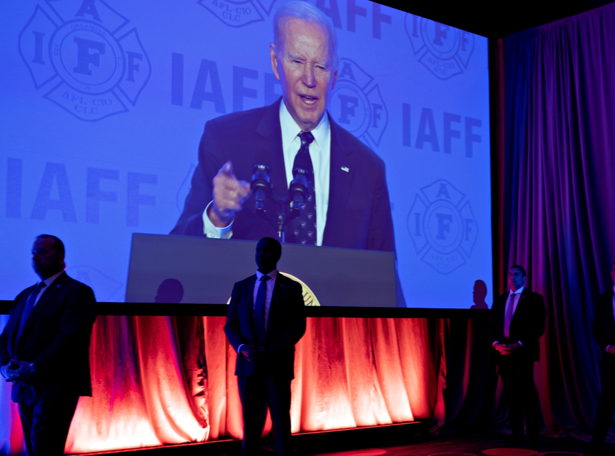 Armed US. secret service agents barred from Dáil chamber for Biden's visit.
