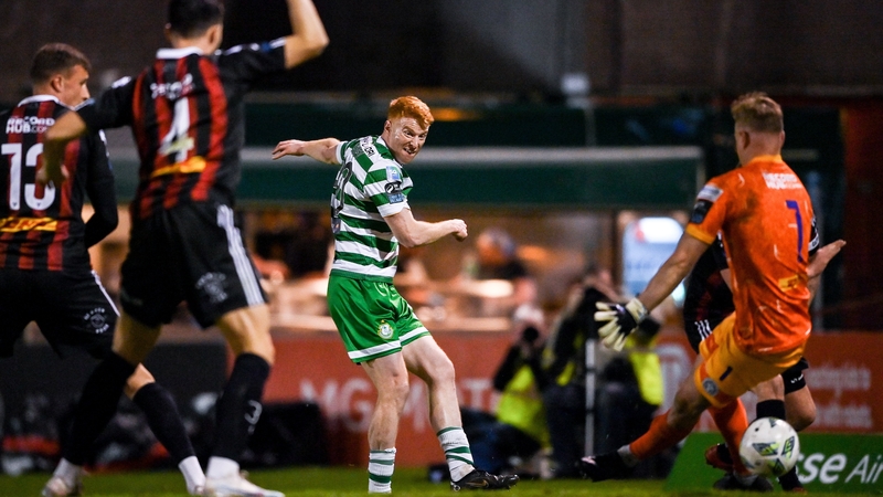 Rory Gaffney was on hand to score Shamrock Rovers' second