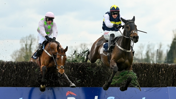 The hooded Instit jumps the last better than Allegorie De Vassy