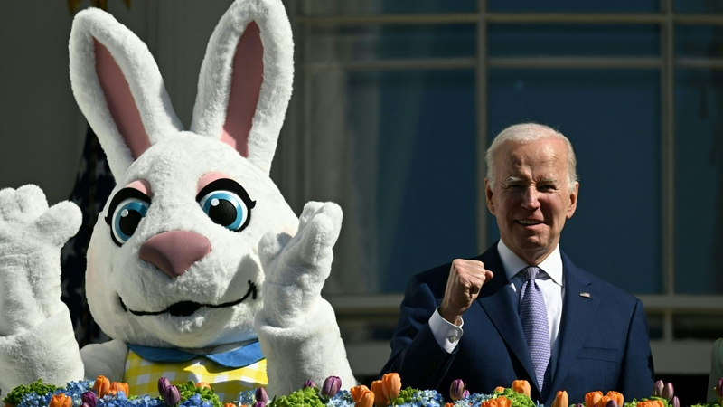 Uachtarán na Stát Aontaithe Joe Biden ag ócáid Cásca sa Teach Bán i Washington inné