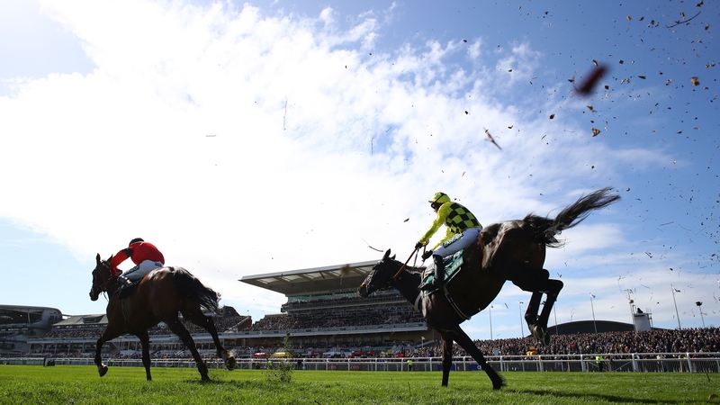Shishkin (r) closing on Ahoy Senor after the latter put in a slow jump at the last