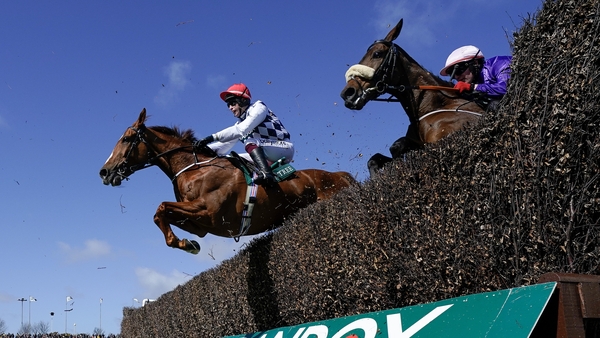 Banbridge (far side) won by a length and a half