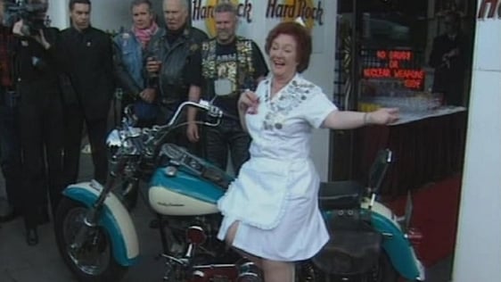 Irish Waitress Rita Gilligan at the Hard Rock Café in London (1998)