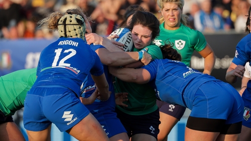Deirbhile Nic A Bháird made 18 carries for 123 metres, leading Ireland's attack