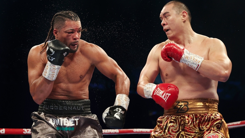 Joe Joyce and Zhilei Zhang exchange blows