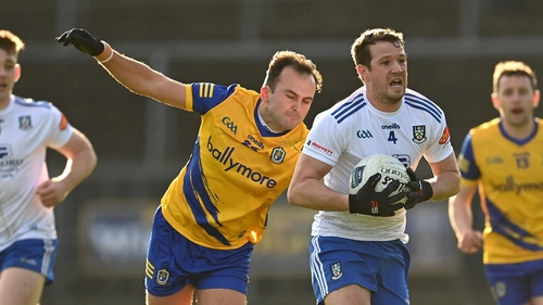 Roscommon's Donie Smith (L) and Monaghan's Ryan Wylie (R)