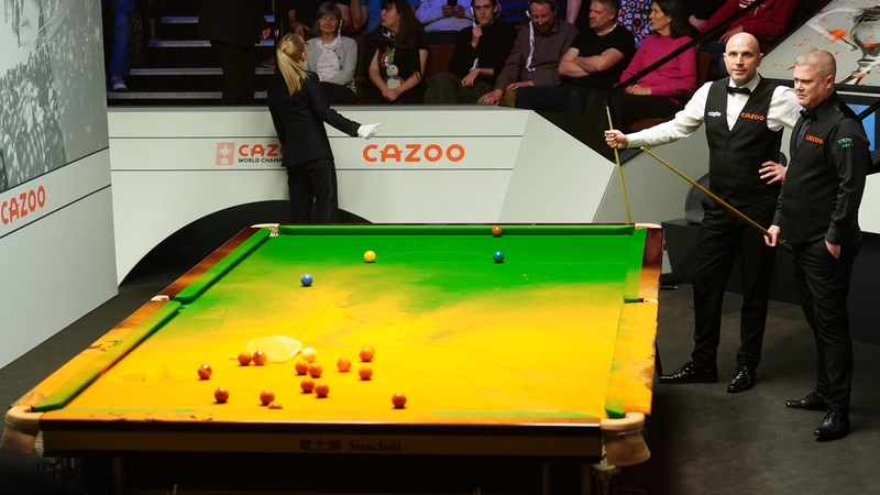 The disrupted match between Joe Perry and Robert Milkins resumes at 7pm on Tuesday