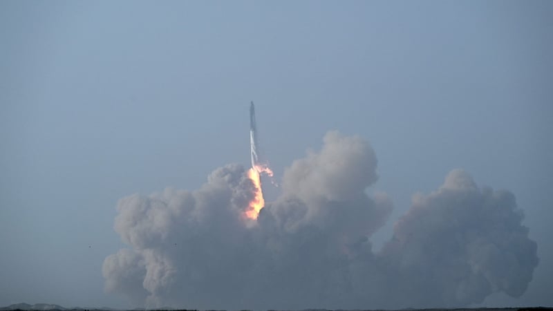 The SpaceX Starship lifts off from the launchpad during a flight test from Starbase in Boca Chica, Texas