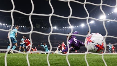 Bukayo Saka scores Arsenal's equalising in injury time