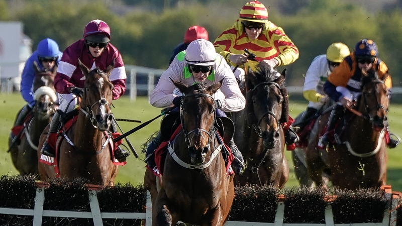 Gaelic Warrior draws clear of his rivals