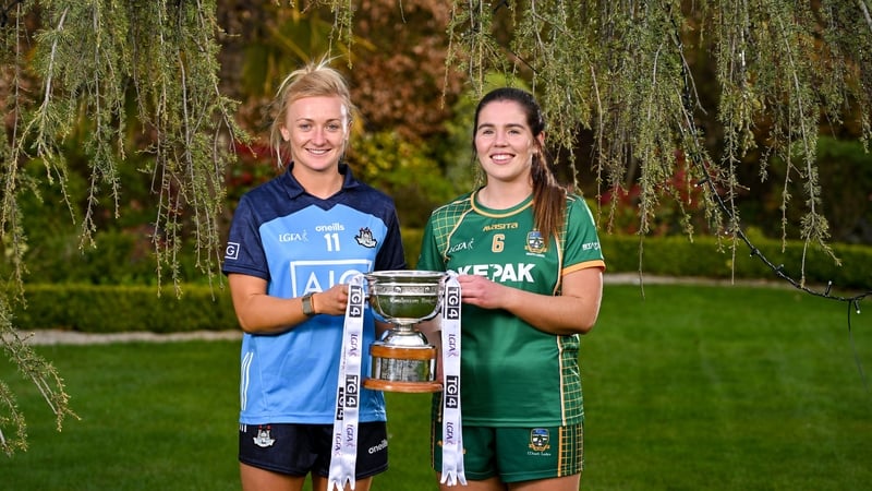 Carla Rowe of Dublin (L) with Meath's Shauna Ennis