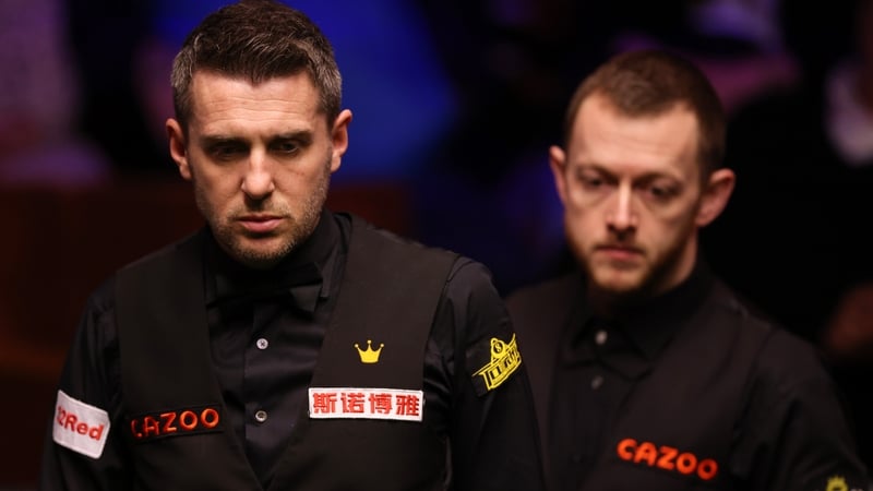 Mark Selby has won four frames on the trot to take the lead