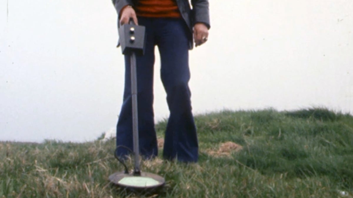 Mystery surrounding two Bronze Age axe-heads anonymously delivered to the National Museum