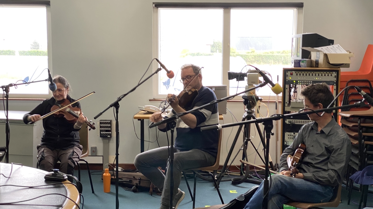 Ceol beo - Rónán Galvin, Tara Conaghan, Robin agus Guillaume Vargoz