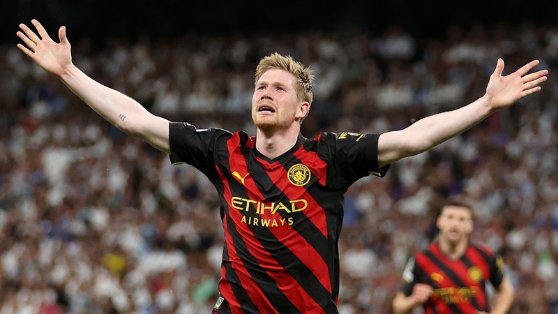 Kevin De Bruyne celebrates his goal