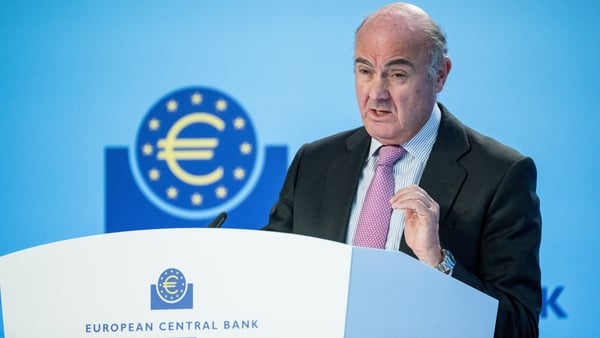 ECB Vice-President Luis de Guindos says the euro zone's outlook for financial stability is fragile