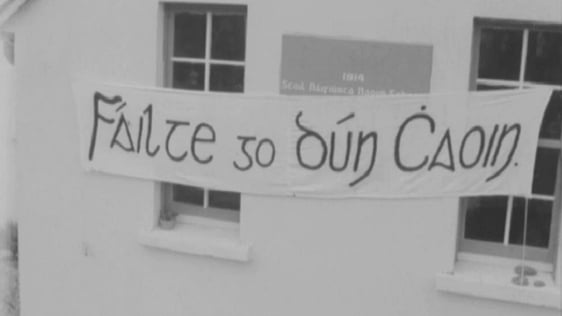 Dún Chaoin National School Reopens (1973)