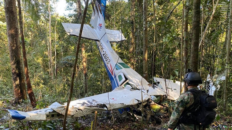 Search and rescue teams at the scene of the plane crash in the Colombian Amazon on 1 May (Image: Colombian army/handout)