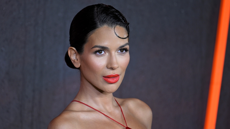 Ekin-Su Cülcüloğlu - "Sometimes keeping your circle small is the best, and you don't always need friends"