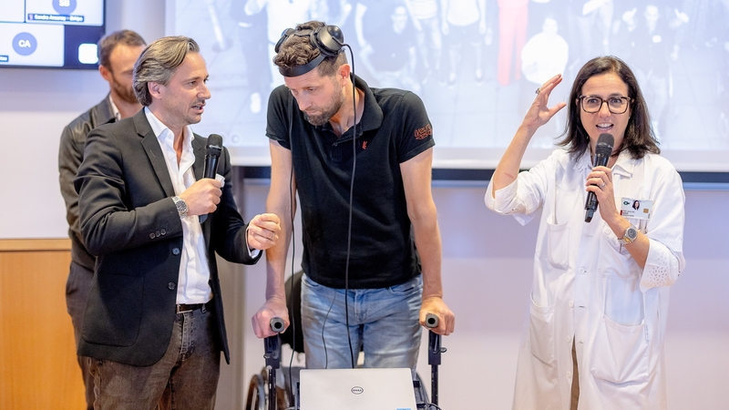 Gert-Jan Oskam with neuroscientists at EPFL