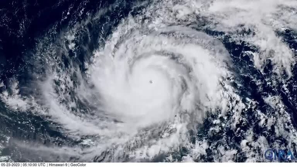 The eye of Super Typhoon Mawar tracked just north of Guam early this morning (Pic: Cira/Csu & Jma/Jaxa)