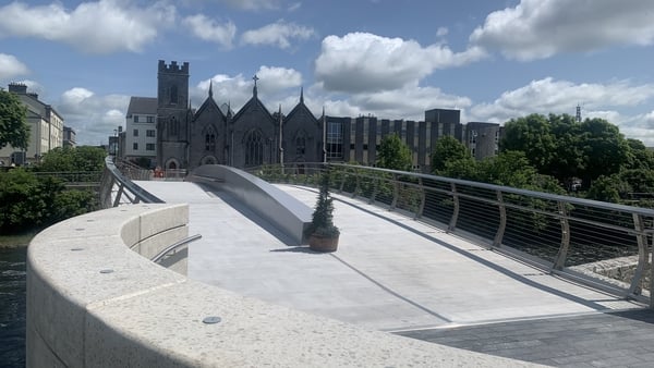 The bridge is designed for the use of an estimated 10,000 pedestrians and cyclists each day