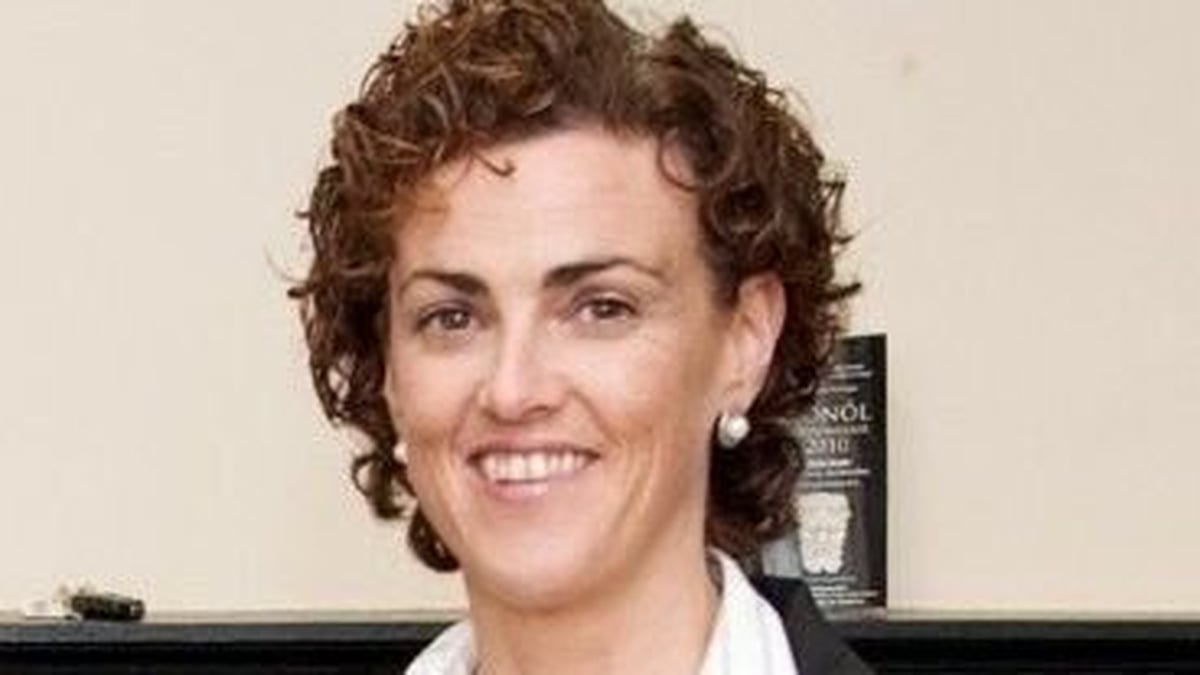  Máire Seó Breathnach; Oifigigh gaeilge na n-Údaráisí Áitiúla. 
