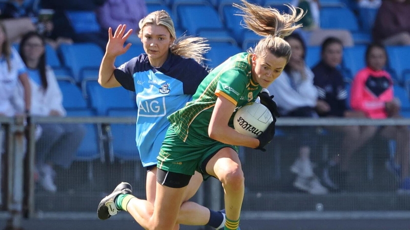 Aoife Minogue of Meath gets away from Dublin's Ellen Gribben