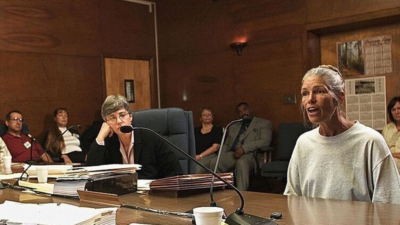 Leslie Van Houten (R) pictured at a parole hearing in June 2002
