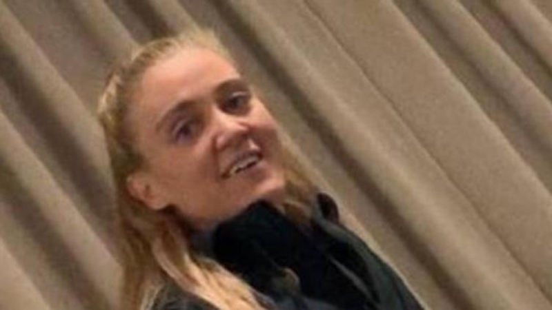 Samantha poses as a talent scout (Pic: News Corp Australia)