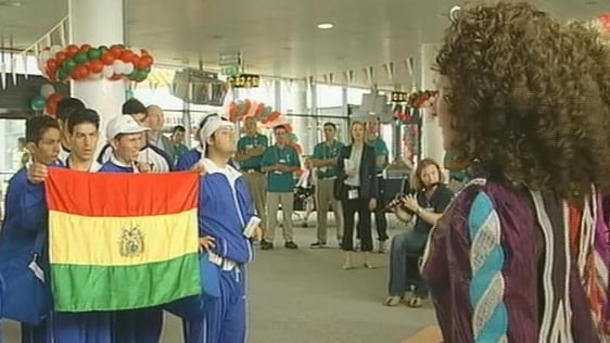 Team Bolivia arrive at Dublin Airport (2003)