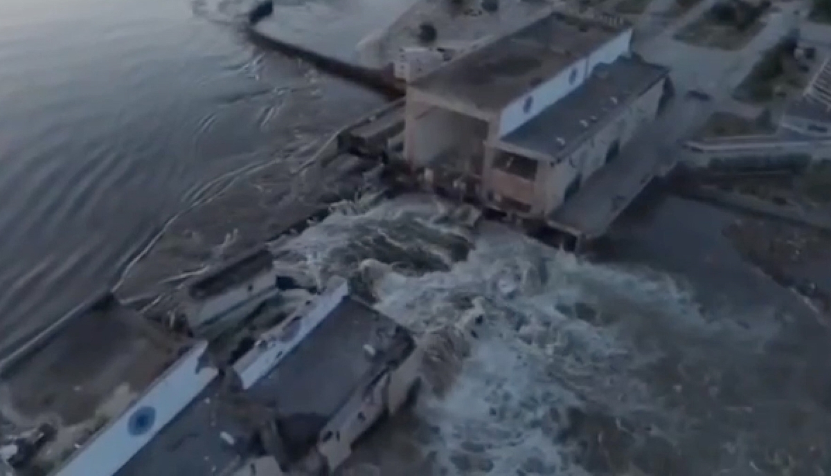 Ukraine latest: Thousands flee floods after dam collapse near Nova Kakhovka 