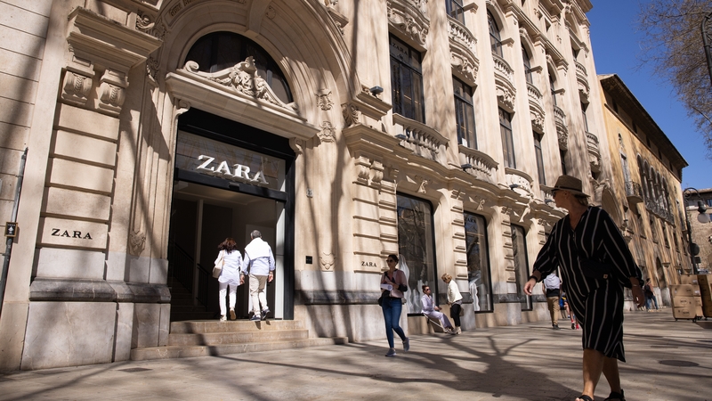 Inditex, the world's biggest listed fashion retailer, has today reported a 10% rise in first-half profit as sales increased 7.2%
