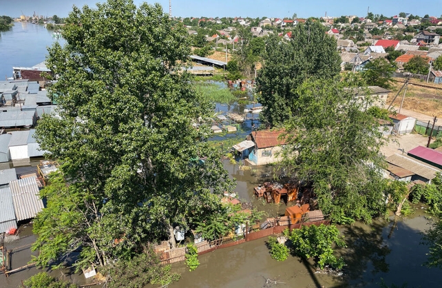 The flooding of settlements in Kherson Oblast resulted in the population evacuation from dangerous areas