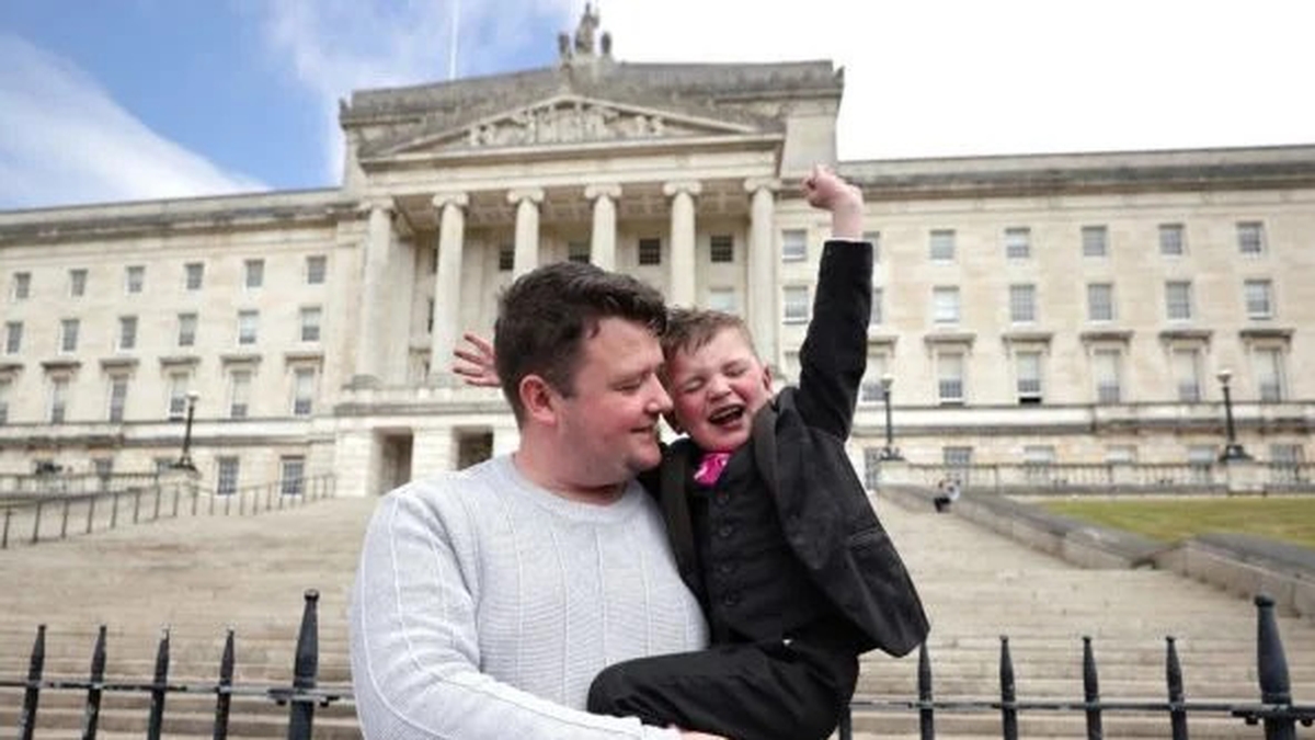 Máirtín Mac Gabhann, Beal Feirste, athair Dháithí Beag Mac Gabhann.
