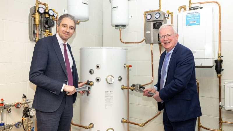 Minister for Higher Education Simon Harris with TUS President Professor Vincent Cunnane