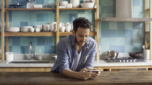 16% of men aged 25-34 would comment on a news story during a typical week, but just 8% of women in that same age category. Photo: Getty Images