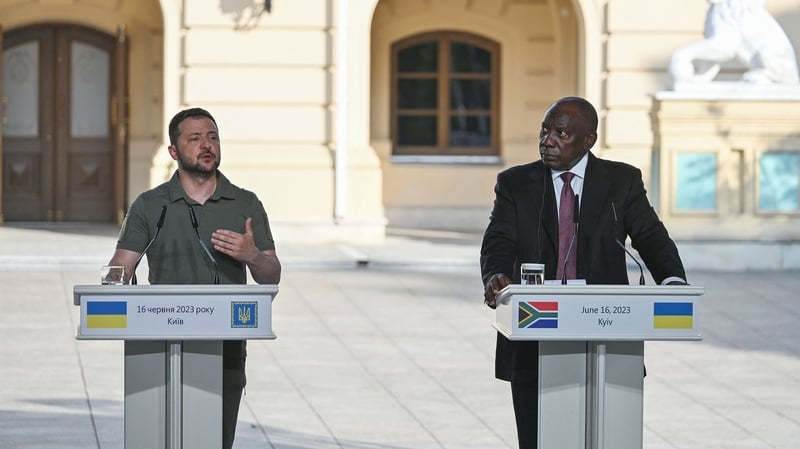 Volodymyr Zelensky with South African President Cyril Ramaphosa after their talks in Kyiv